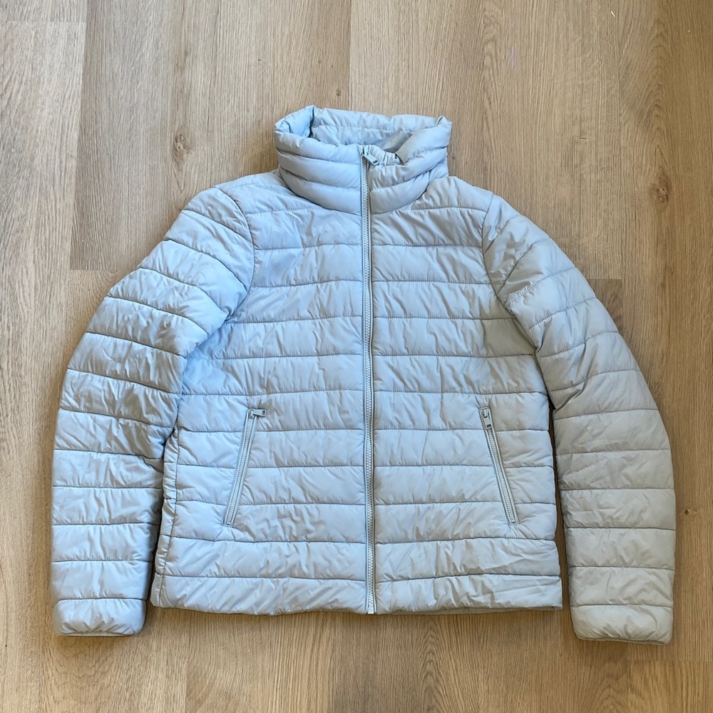 Aritzia Babaton Vantage Cropped Puffer Jacket Grey Lightweight Quilted Coat